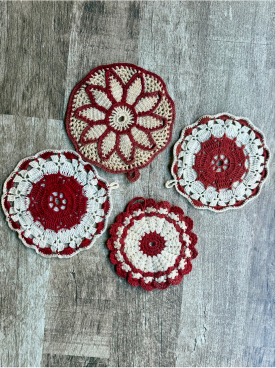 Unbranded Other - Vintage Hand Crocheted Potholders Set of 4 Round Red Cream Trivets Hot Pads